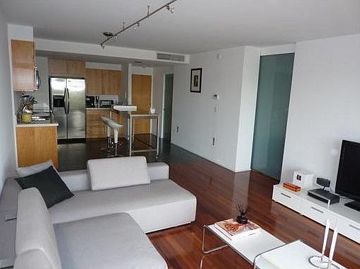 2nd image of 780 NE 69th St APT 606
