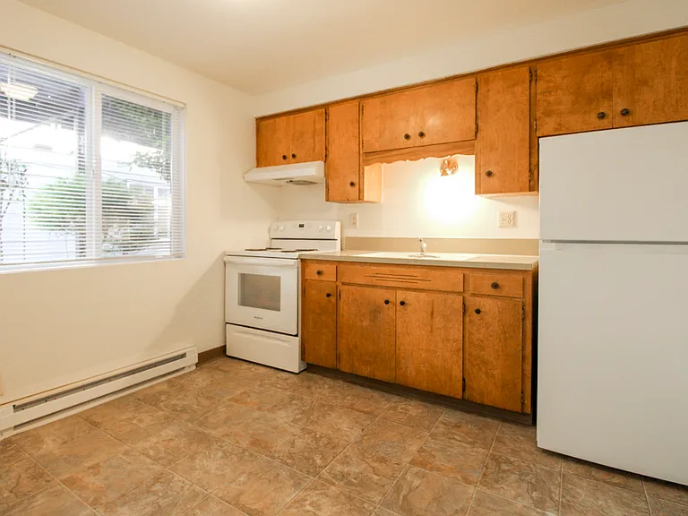 136 Sunset Ave N #136 — Photo 9