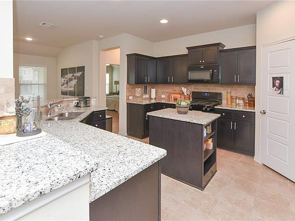 5th image of 601 Beebrush Ct