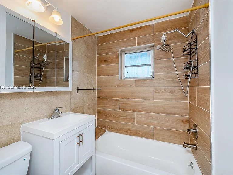 2368 SW 26th St #A — Photo 23