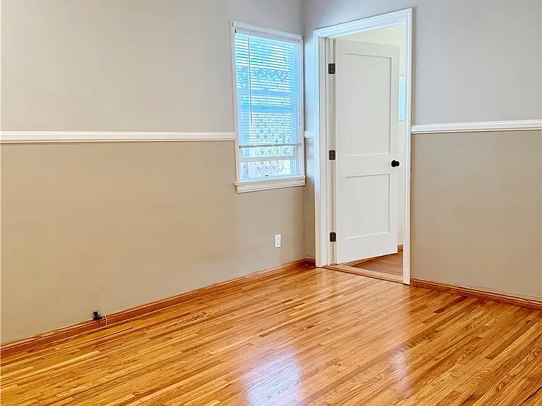 828 N Pass Ave — Photo 32