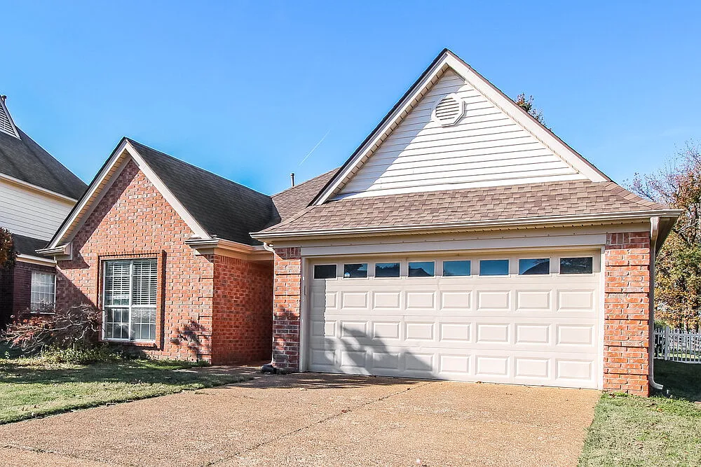 3 bed, 2.0 bath, 1783 sqft, $2,070 — Photo 3