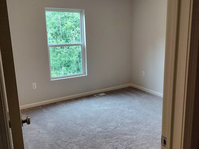 1223 Fieldstone Dr — Photo 8
