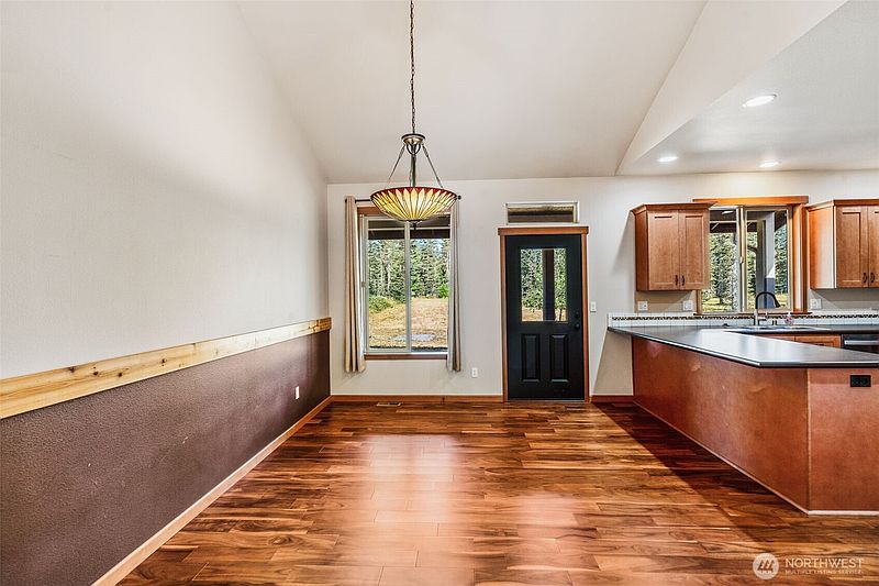 4th image of 212 156th Lane SE