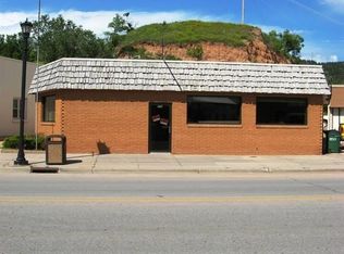 209 N River St, Hot Springs, SD 57747