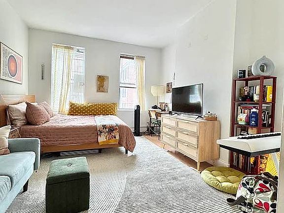 4th image of 1450 1st Ave #5A