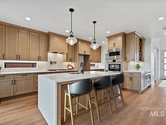 4th image of 6340 W Largo Dr #F