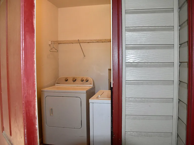 804 N Woodward Ave — Photo 21