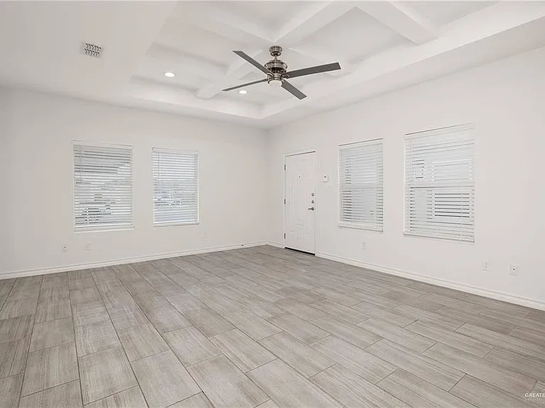 913 W Kohala Ave #3 — Photo 3
