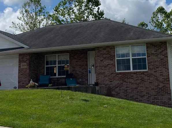 1514 La Hacienda Ct, Jefferson City, MO 65101