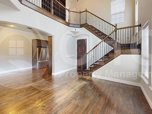 4th image of 868 Dartford Dr