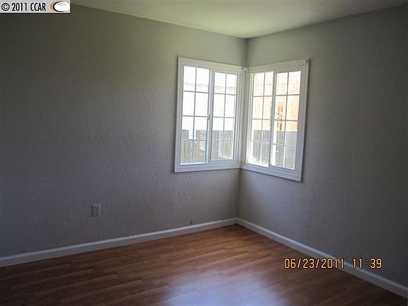 3rd image of 2728 Ohio Ave