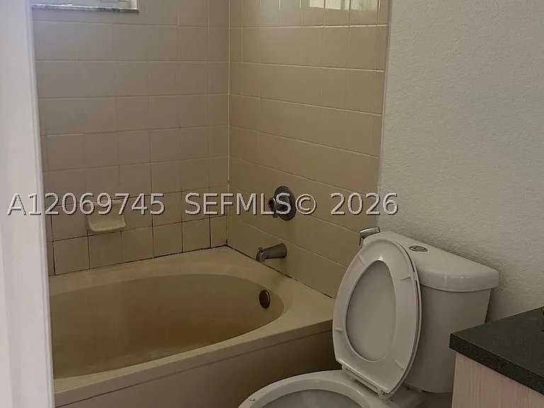 2703 Belmont Ln #2703 — Photo 9