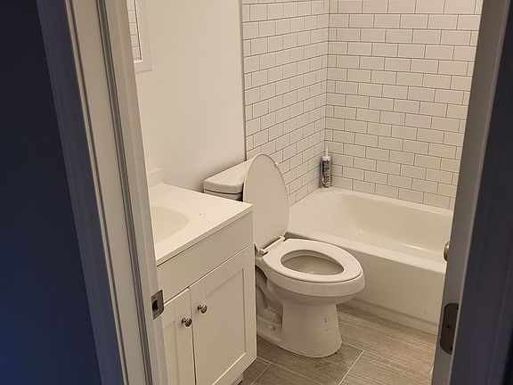 5th image of 515 N 17th St APT 2