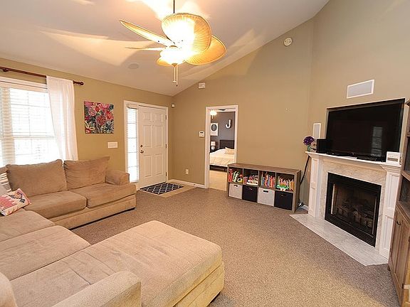 4th image of 4069 Brooksdale Dr