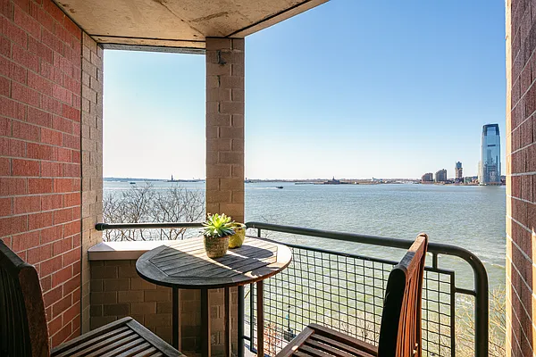 Rented by Compass | media 14