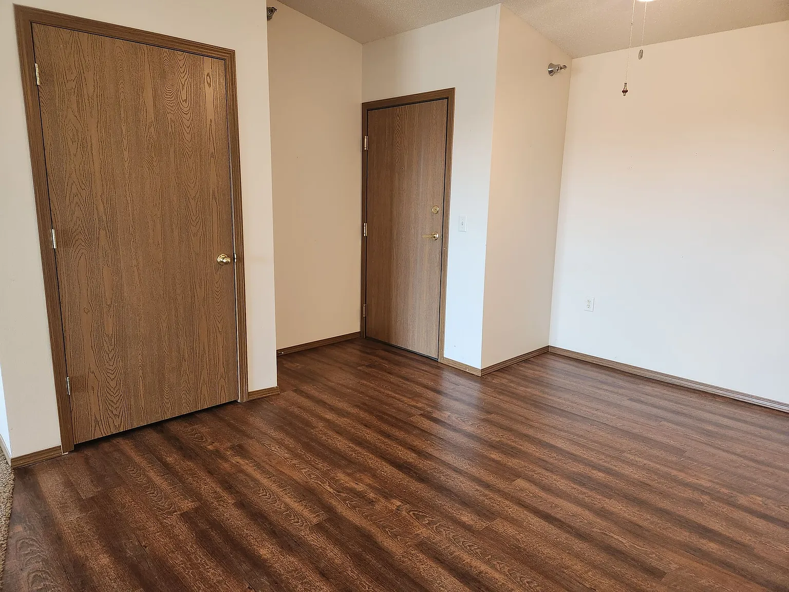 Eastern Hills Apartments — Photo 2