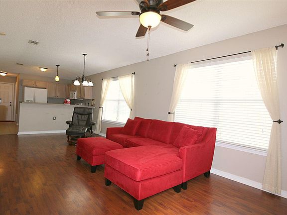 3rd image of 2510 Trailwood Dr