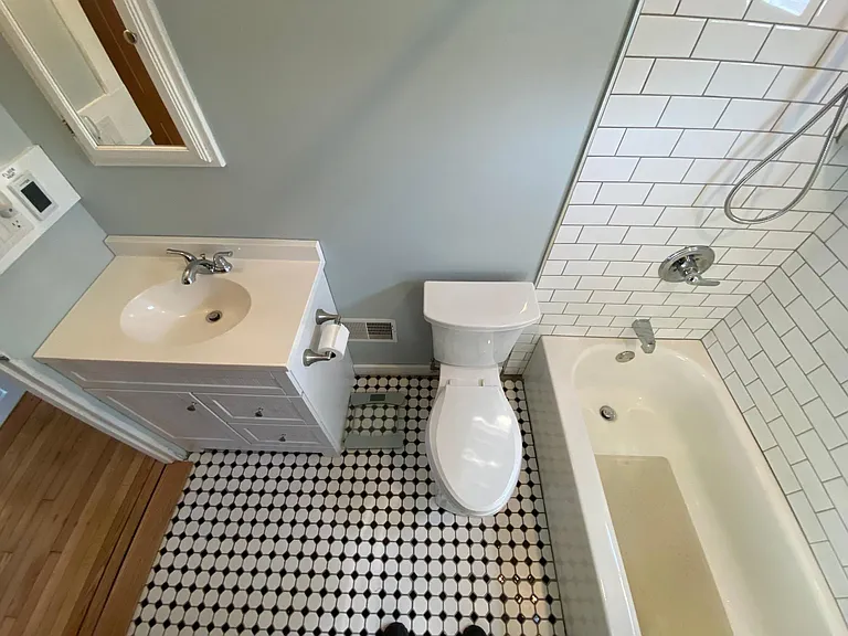 3 Genesee Ave — Photo 20
