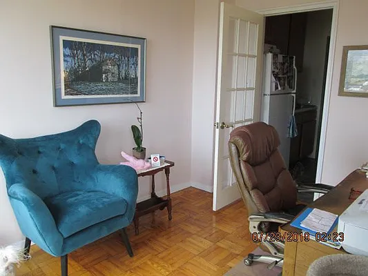 Sold by Vivian Oleen, LREB | media 9