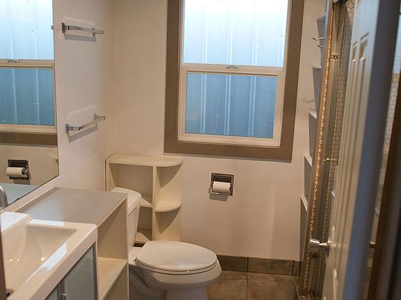 5th image of 1211 E Barclay Ct #B