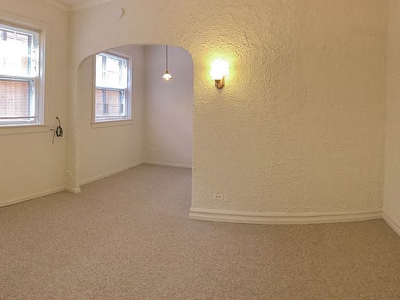 2nd image of 5727 N Winthrop Ave APT 112