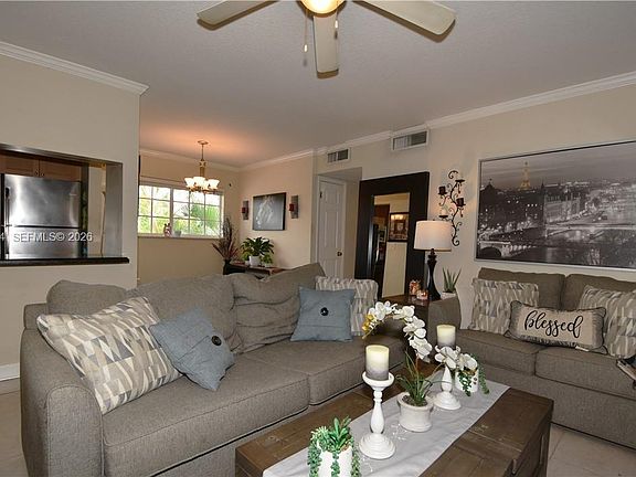 5th image of 3050 NE 5th Ter APT 8