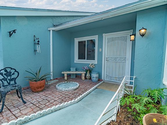 4th image of 3997 Island Club Dr
