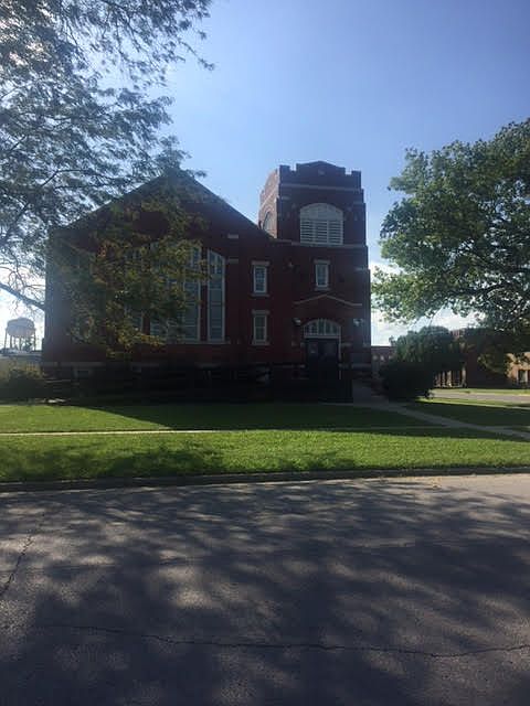 1st image of 102 S 10th St