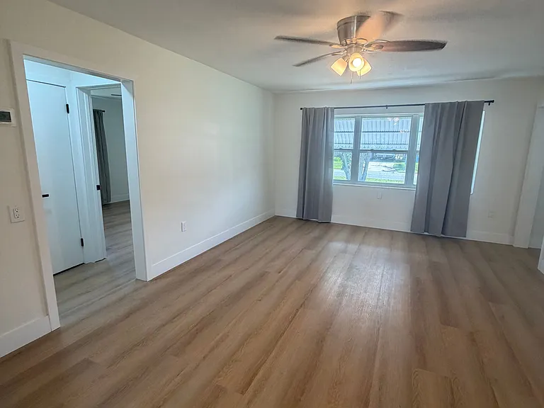 1235 Wilson St — Photo 12