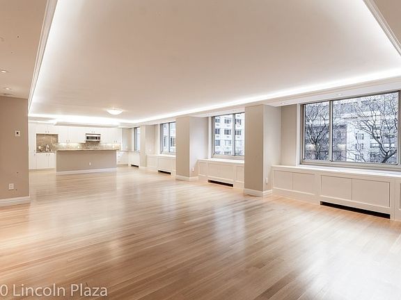 3rd image of 30 W 63rd St #4BCD