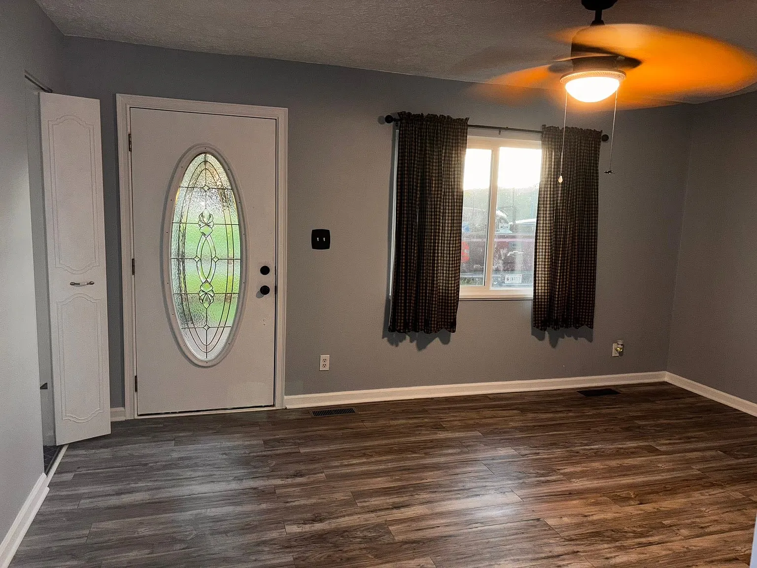 4 bed, 975 sqft, $1,950 — Photo 4