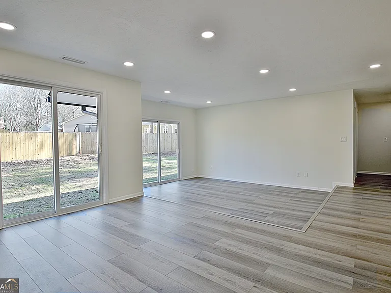 103 Bay Point — Photo 33
