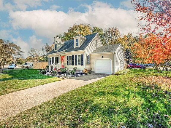 3rd image of 48 Crestwood Drive