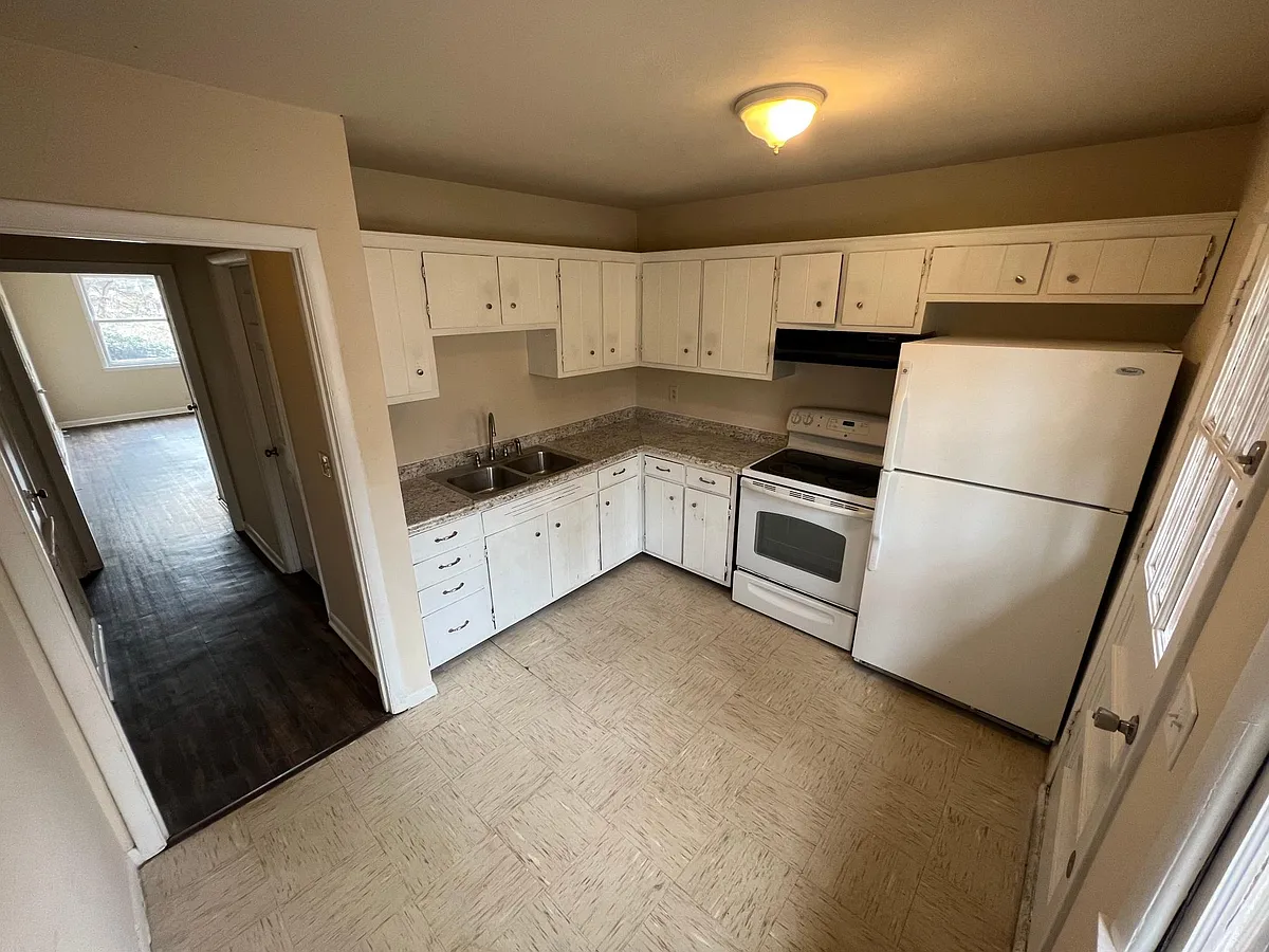Building Photo - 148 Tusculum Rd #B