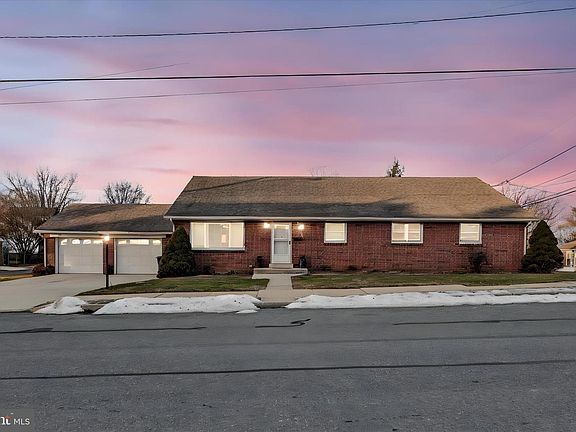 2nd image of 5 E Washington Ave