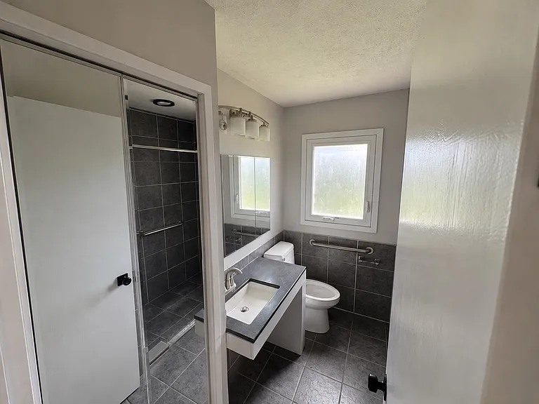 5300 W Hughes St — Photo 12