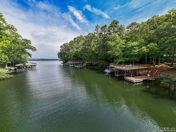 2nd image of 104 W Pointe Dr
