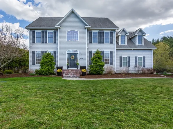 6 Evergreen Dr, Acushnet, MA 02743