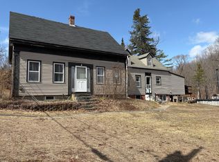 13 Grant St, Farmingdale, ME 04344