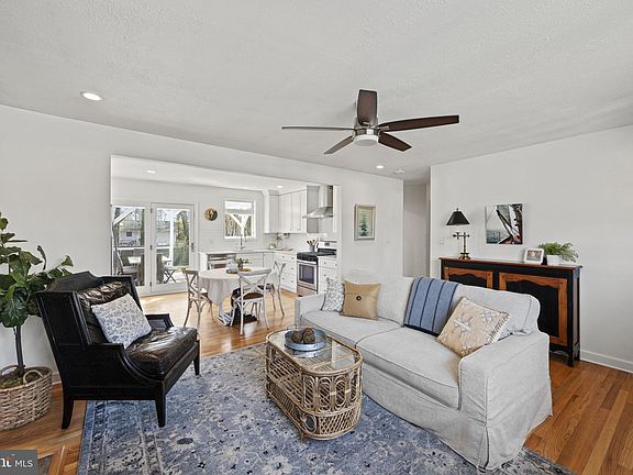 4th image of 119 Meade Dr