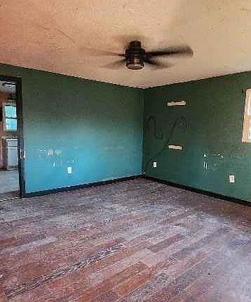 5th image of 901 E Maple St