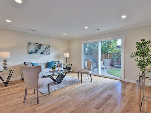 4th image of 4018 Yellowstone Dr