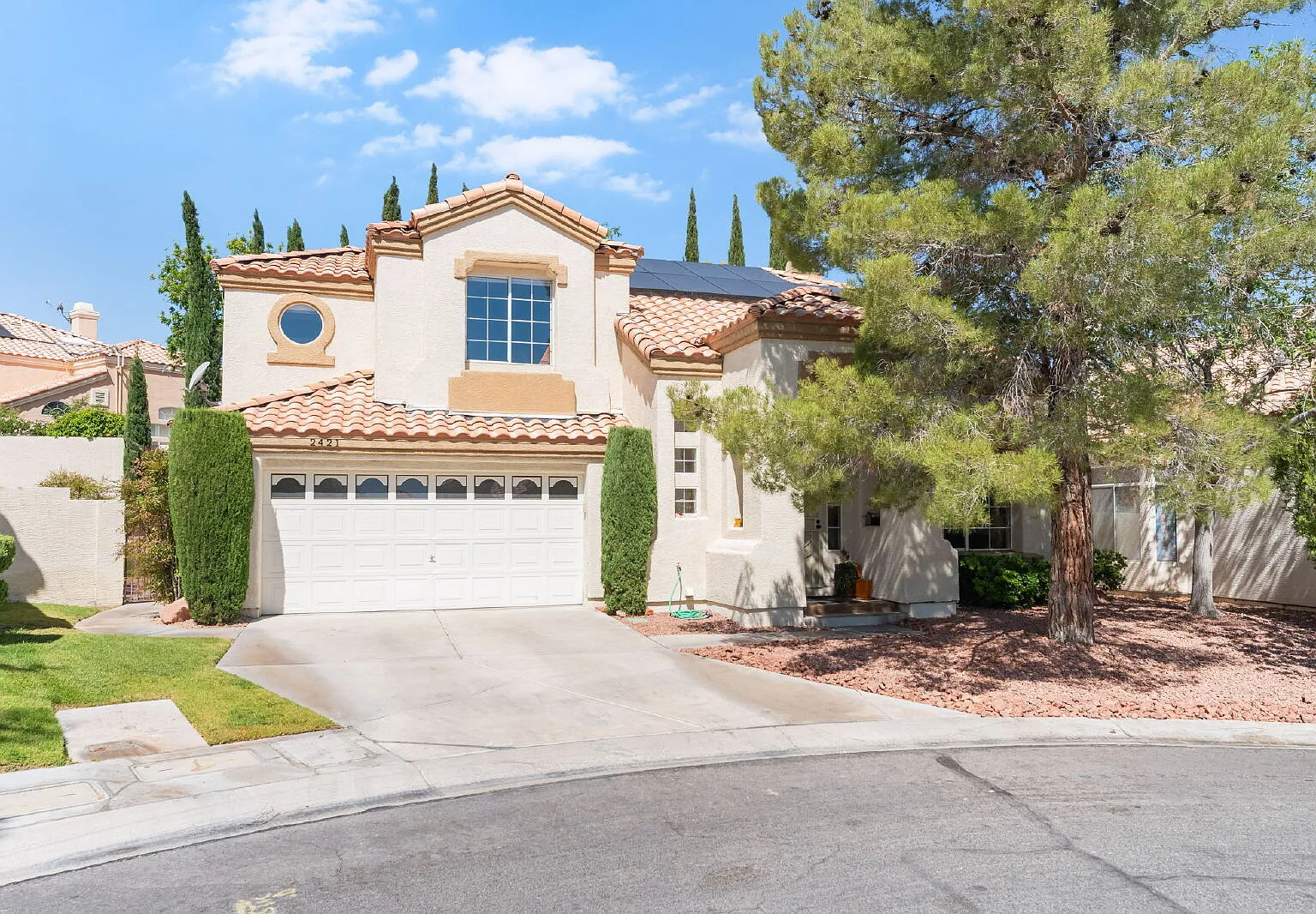 3 bed, 2.5 bath, 1864 sqft, $2,850 — Photo 2