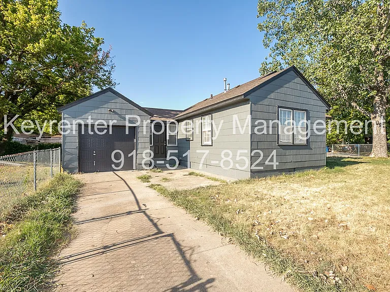 1502 N Columbia Ave — Photo 32