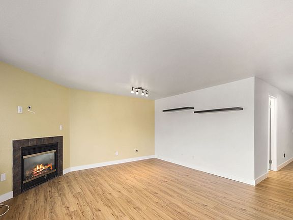 3rd image of 150 Melrose Ave E APT 304