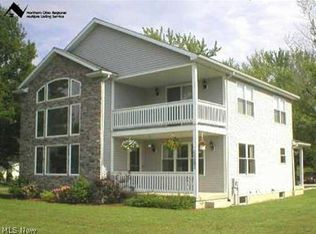 3070 Lake Rd N, Conneaut, OH 44030