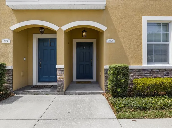 2052 Greenwood Valley Dr, Plant City, FL 33563
