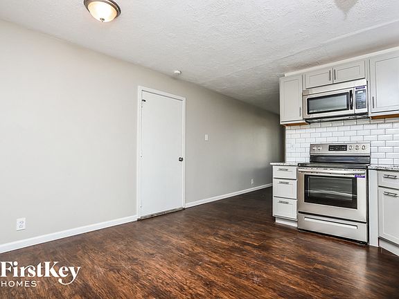 4th image of 12133 Hillcrest Pl