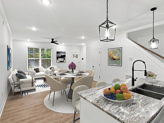 2nd image of 350 W Caroline St